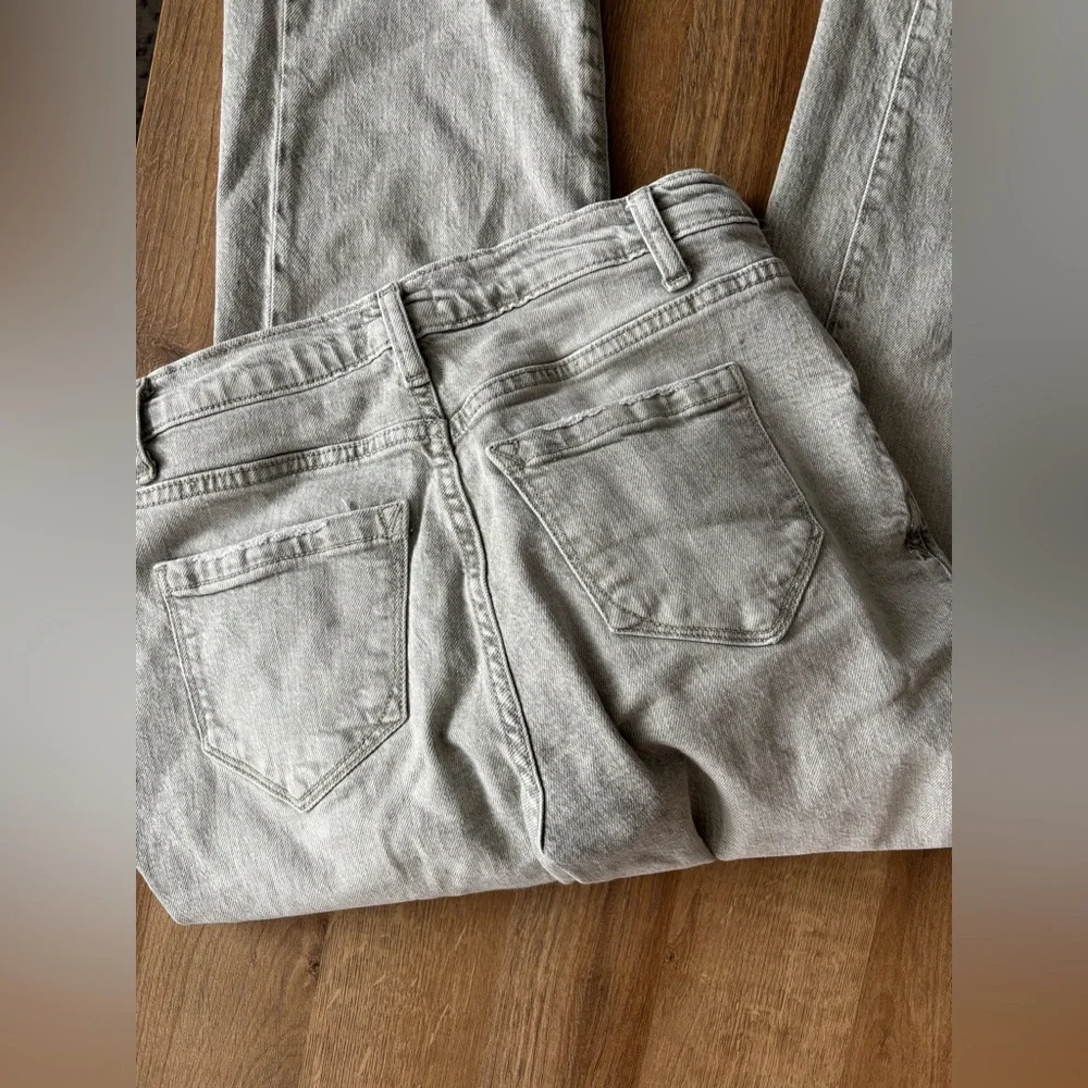 Kensie Vintage Gray/light green High Raise Straight Jeans - Picture 4 of 5